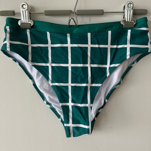 CUPSHE - Emerald Green Bikini, plaid bottoms & matching adjustable top, medium - Picture 9 of 11